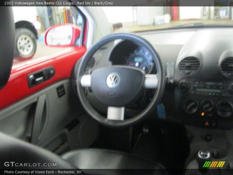 Red Uni / Black/Grey 2002 Volkswagen New Beetle GLS Coupe