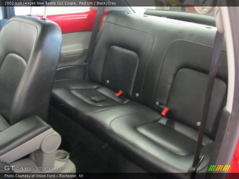 Red Uni / Black/Grey 2002 Volkswagen New Beetle GLS Coupe