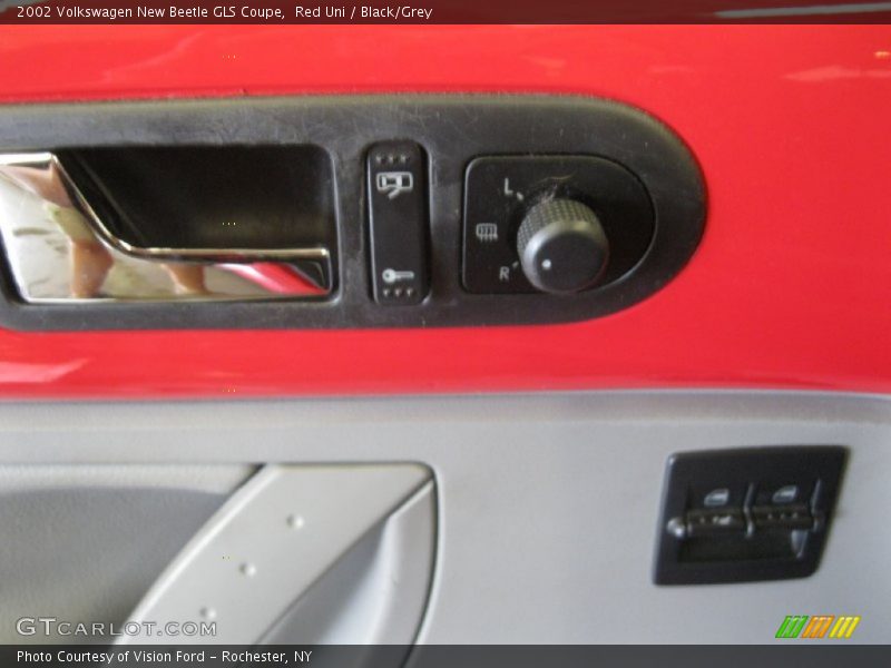 Red Uni / Black/Grey 2002 Volkswagen New Beetle GLS Coupe