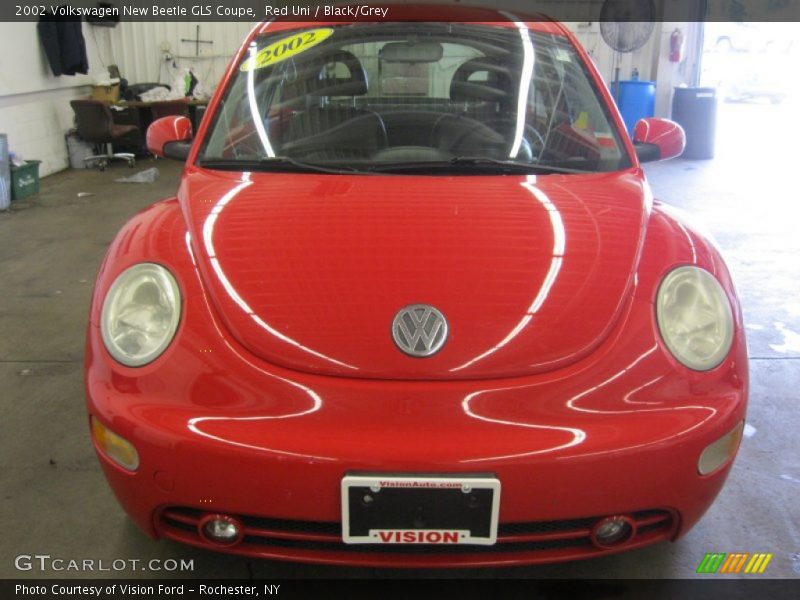 Red Uni / Black/Grey 2002 Volkswagen New Beetle GLS Coupe