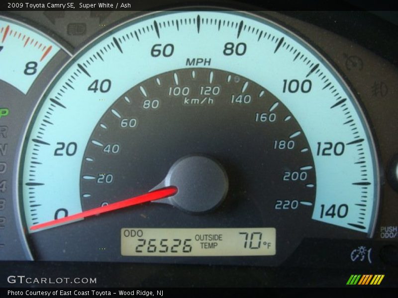 Super White / Ash 2009 Toyota Camry SE