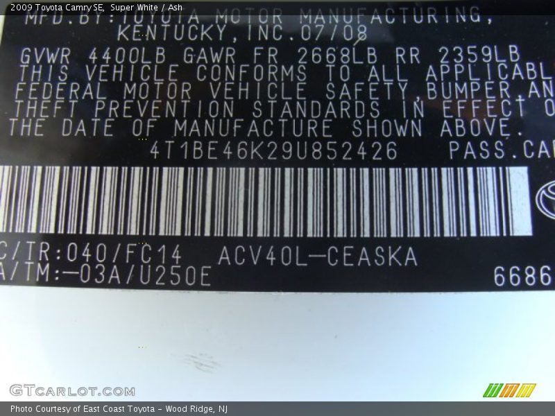 Super White / Ash 2009 Toyota Camry SE