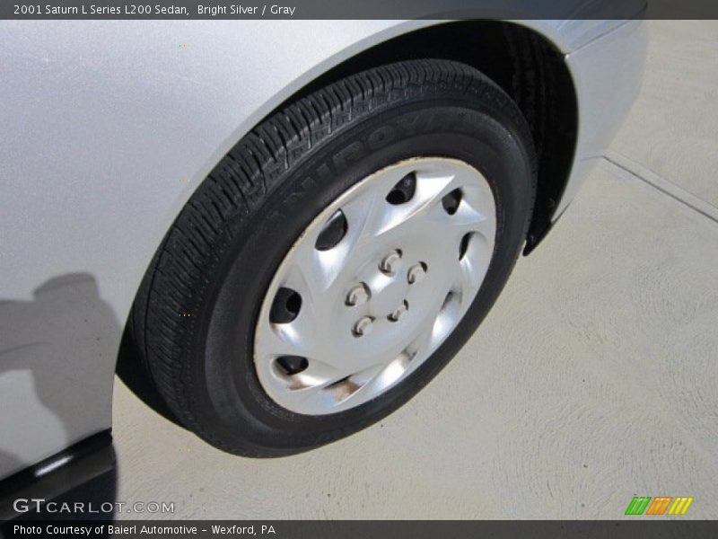 Bright Silver / Gray 2001 Saturn L Series L200 Sedan
