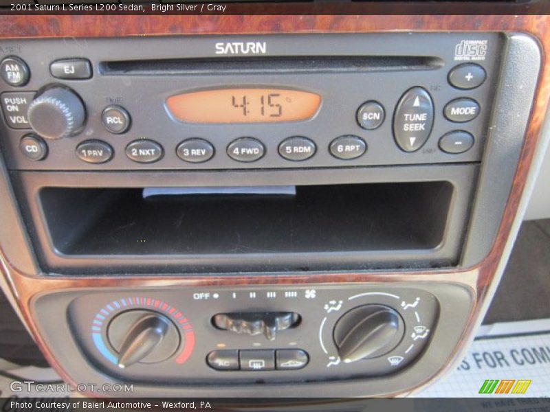 Bright Silver / Gray 2001 Saturn L Series L200 Sedan