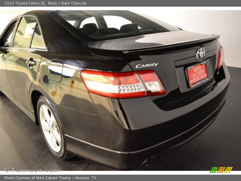 Black / Dark Charcoal 2010 Toyota Camry SE
