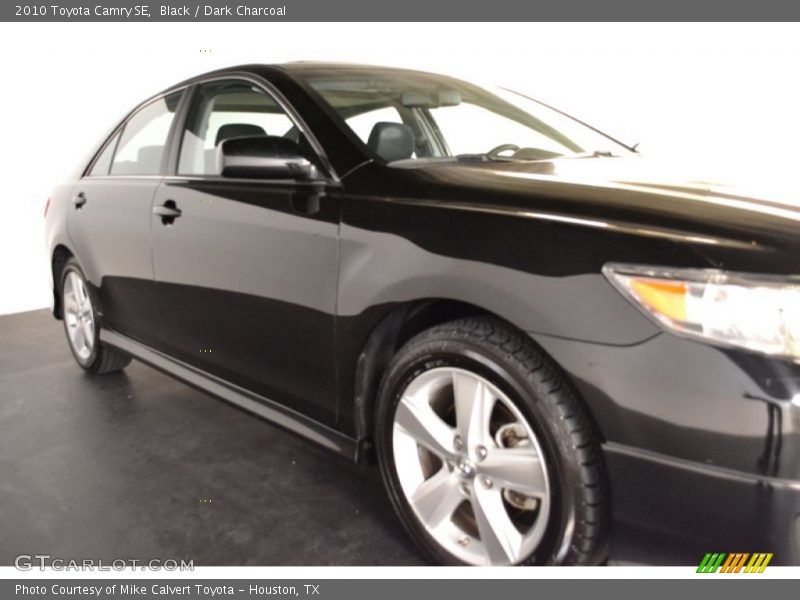 Black / Dark Charcoal 2010 Toyota Camry SE