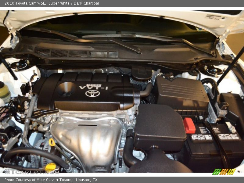 Super White / Dark Charcoal 2010 Toyota Camry SE