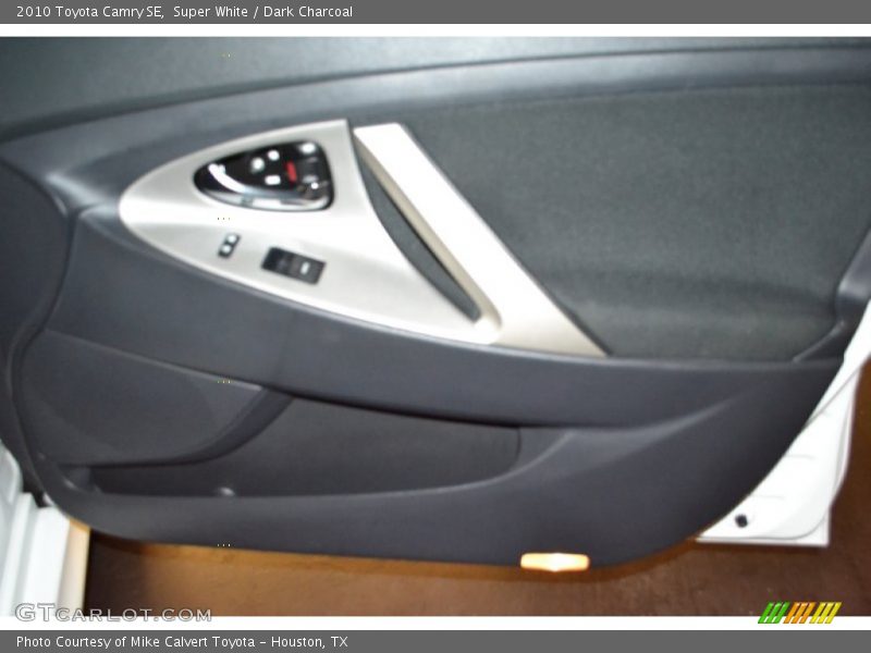Super White / Dark Charcoal 2010 Toyota Camry SE