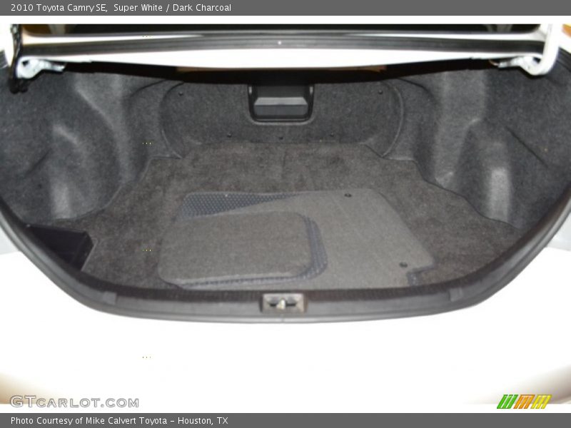 Super White / Dark Charcoal 2010 Toyota Camry SE