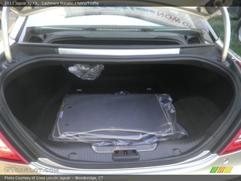 Cashmere Metallic / Ivory/Truffle 2011 Jaguar XJ XJL