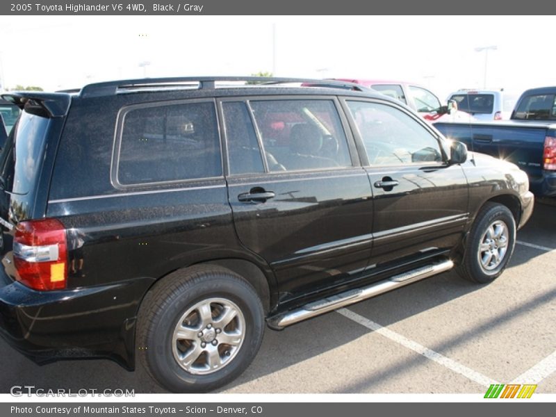 Black / Gray 2005 Toyota Highlander V6 4WD