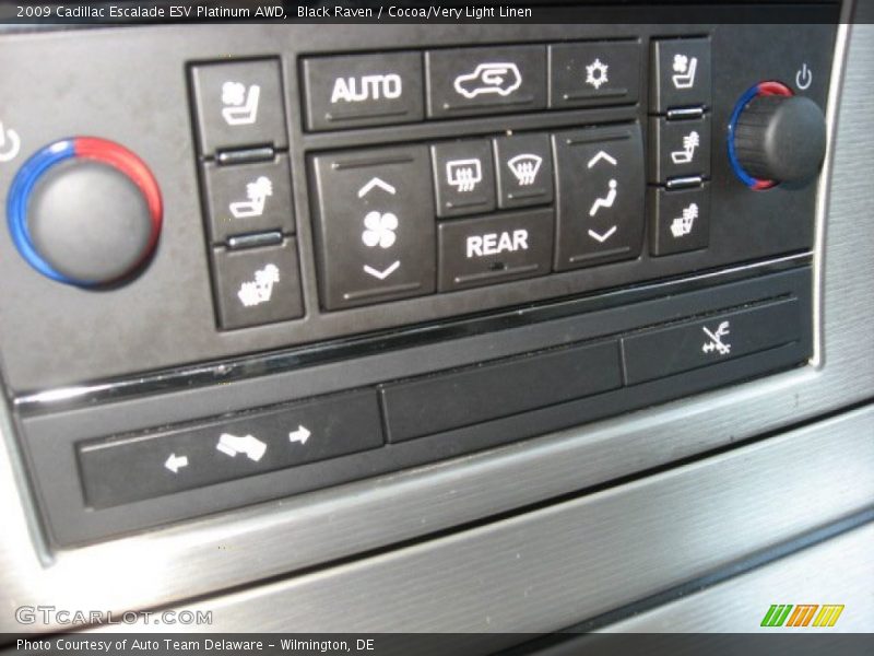 Controls of 2009 Escalade ESV Platinum AWD