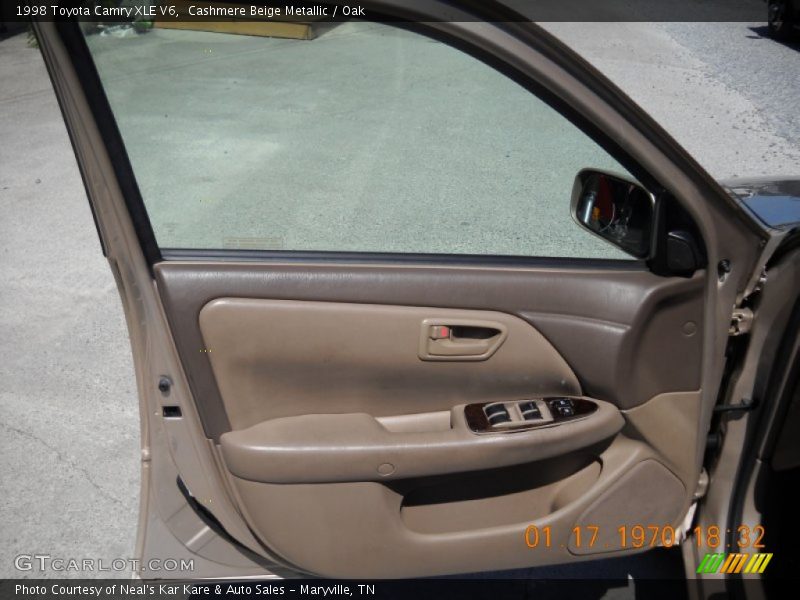 Cashmere Beige Metallic / Oak 1998 Toyota Camry XLE V6