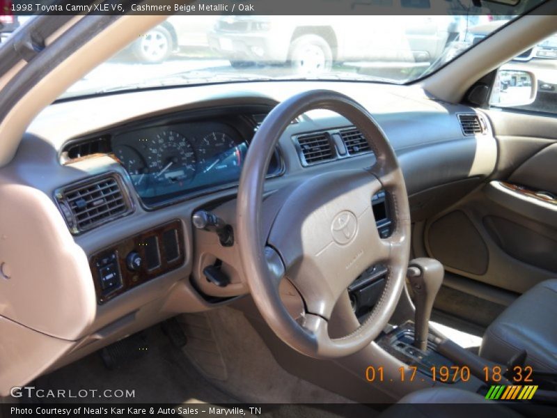 Cashmere Beige Metallic / Oak 1998 Toyota Camry XLE V6