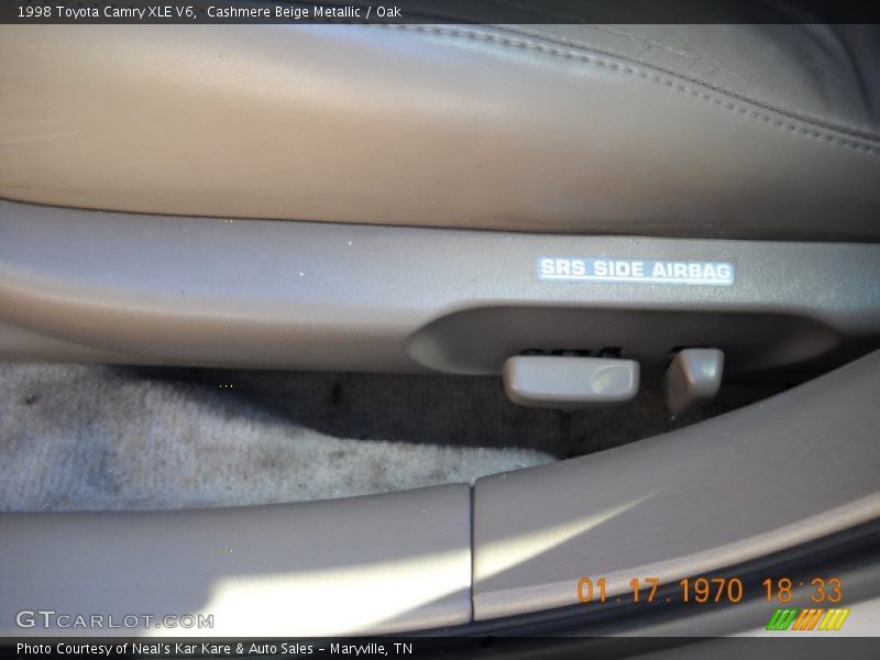 Cashmere Beige Metallic / Oak 1998 Toyota Camry XLE V6