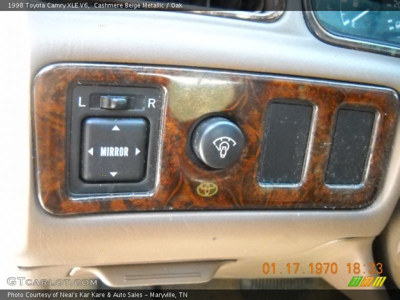 Cashmere Beige Metallic / Oak 1998 Toyota Camry XLE V6