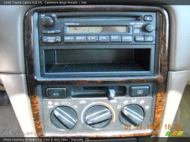Cashmere Beige Metallic / Oak 1998 Toyota Camry XLE V6