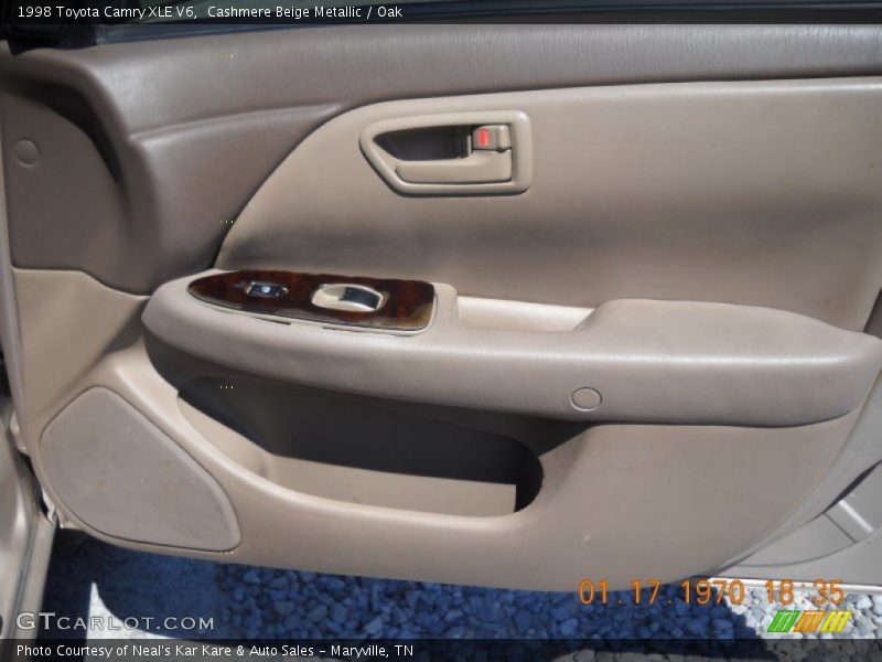 Cashmere Beige Metallic / Oak 1998 Toyota Camry XLE V6