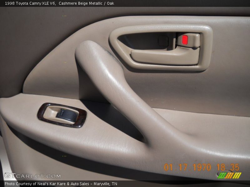 Cashmere Beige Metallic / Oak 1998 Toyota Camry XLE V6