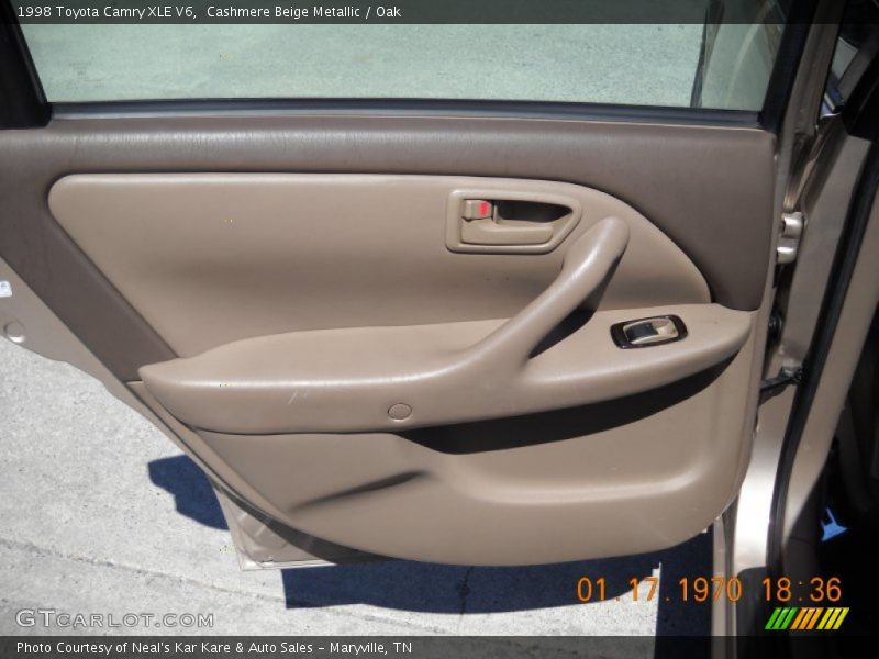 Cashmere Beige Metallic / Oak 1998 Toyota Camry XLE V6