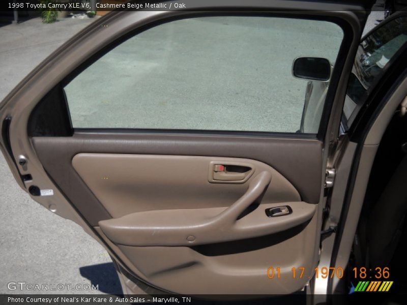 Cashmere Beige Metallic / Oak 1998 Toyota Camry XLE V6