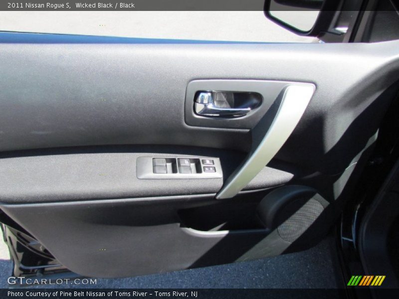 Wicked Black / Black 2011 Nissan Rogue S
