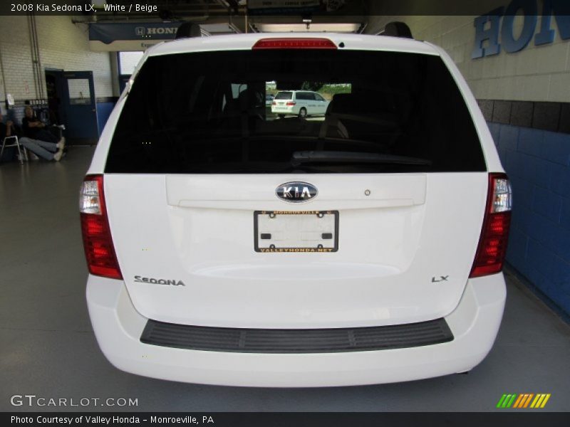 White / Beige 2008 Kia Sedona LX