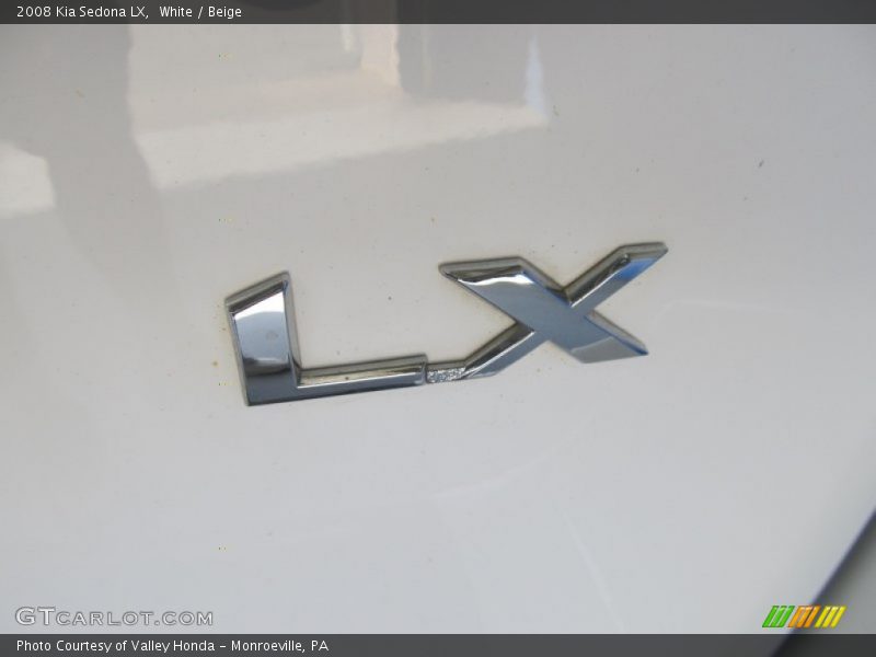 White / Beige 2008 Kia Sedona LX