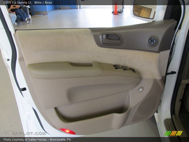 White / Beige 2008 Kia Sedona LX
