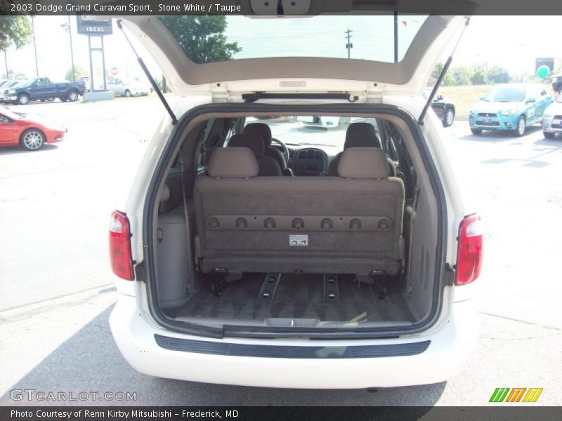 Stone White / Taupe 2003 Dodge Grand Caravan Sport