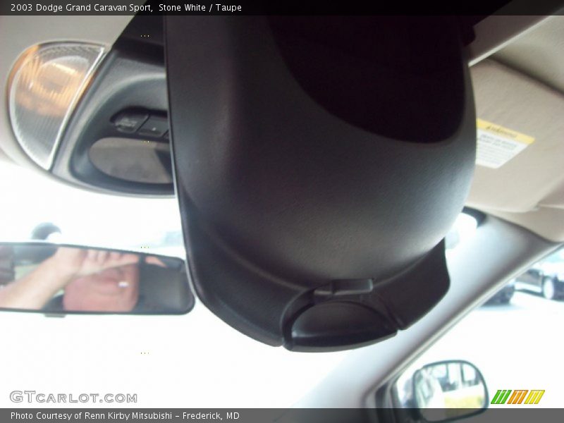 Stone White / Taupe 2003 Dodge Grand Caravan Sport
