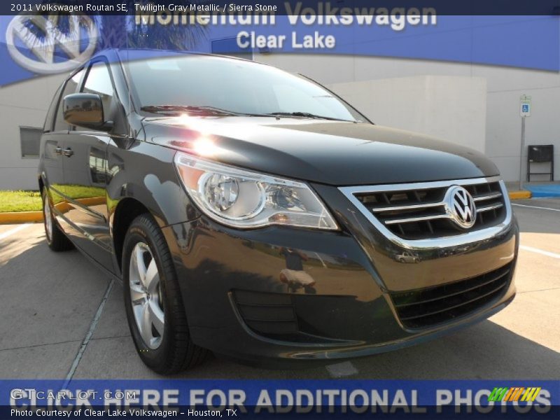 Twilight Gray Metallic / Sierra Stone 2011 Volkswagen Routan SE