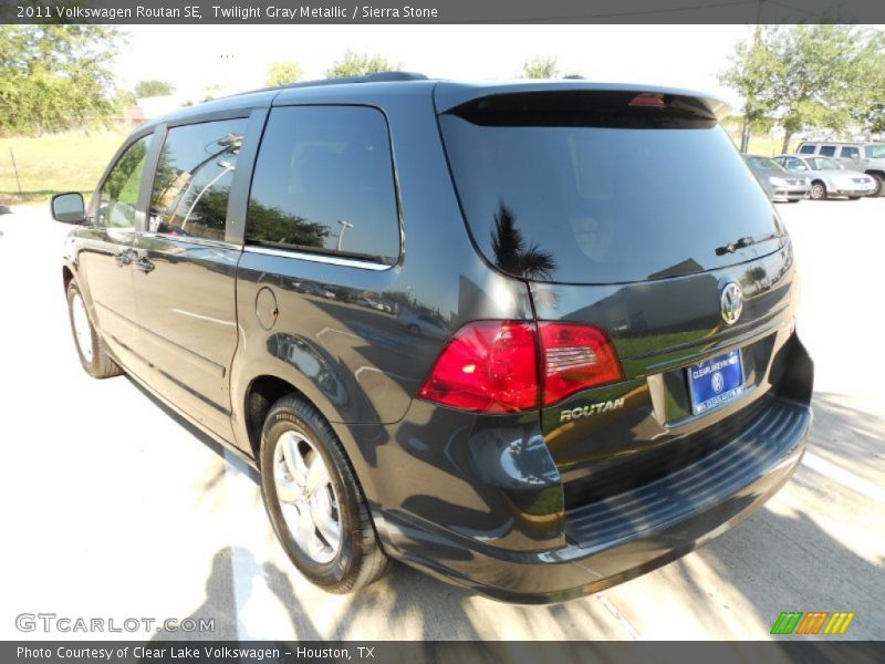 Twilight Gray Metallic / Sierra Stone 2011 Volkswagen Routan SE