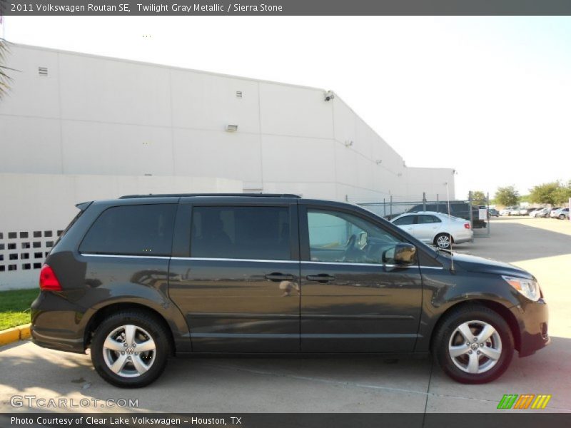Twilight Gray Metallic / Sierra Stone 2011 Volkswagen Routan SE