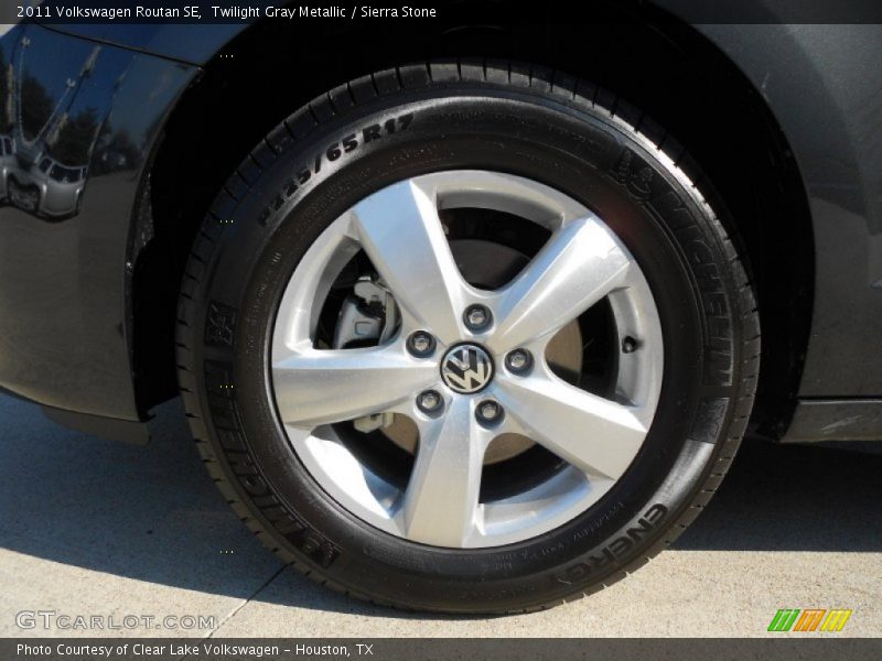Twilight Gray Metallic / Sierra Stone 2011 Volkswagen Routan SE