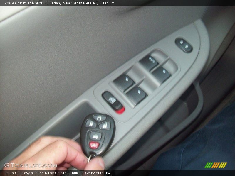 Silver Moss Metallic / Titanium 2009 Chevrolet Malibu LT Sedan