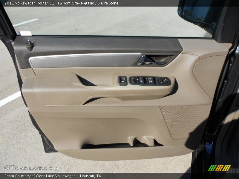 Twilight Gray Metallic / Sierra Stone 2011 Volkswagen Routan SE
