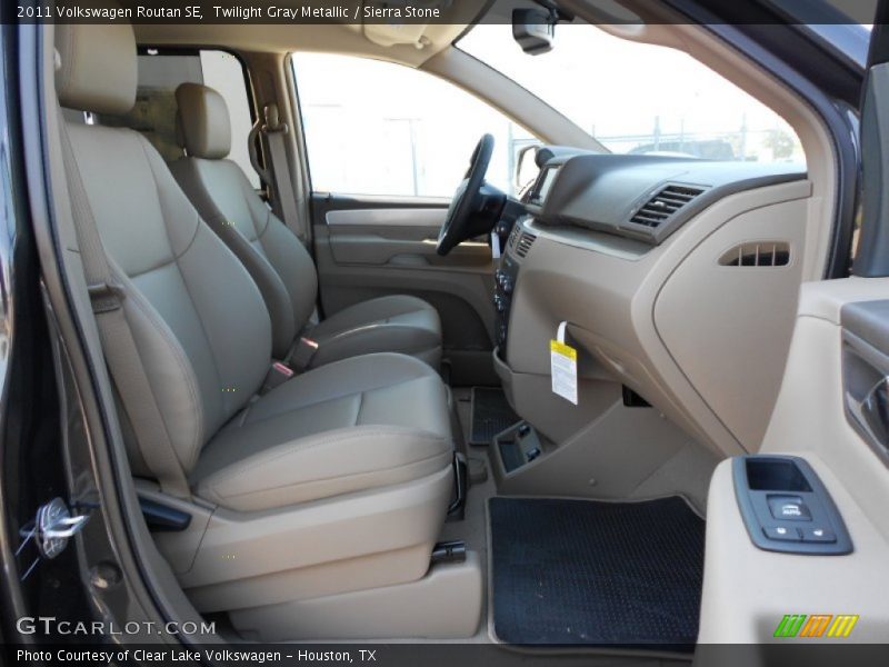 Twilight Gray Metallic / Sierra Stone 2011 Volkswagen Routan SE