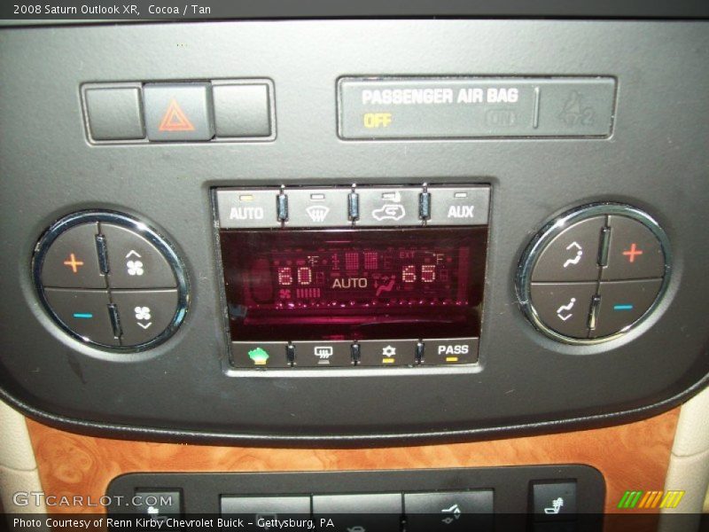 Cocoa / Tan 2008 Saturn Outlook XR
