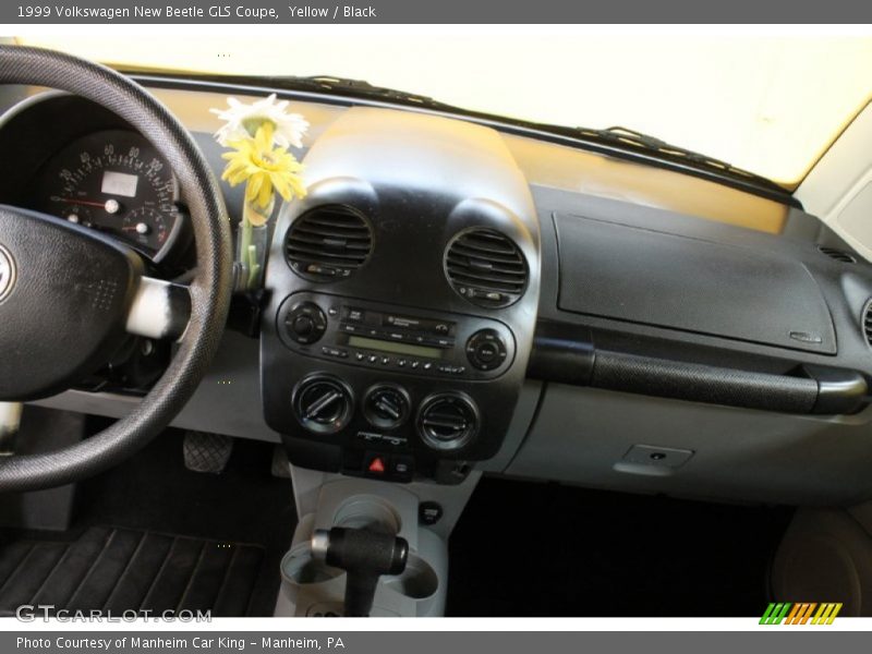 Yellow / Black 1999 Volkswagen New Beetle GLS Coupe