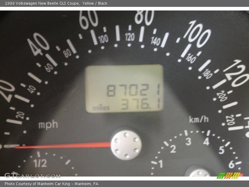 Yellow / Black 1999 Volkswagen New Beetle GLS Coupe
