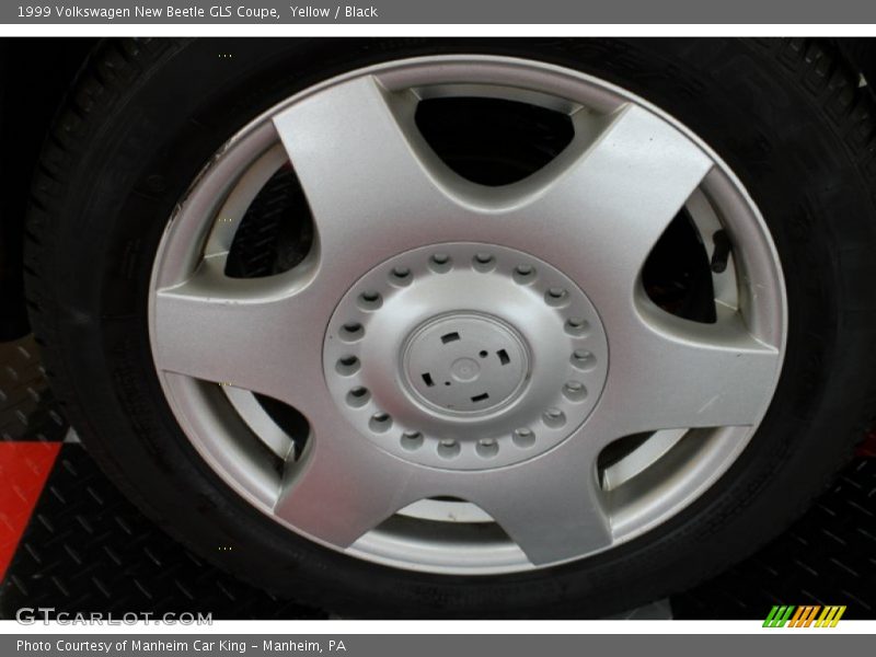 Yellow / Black 1999 Volkswagen New Beetle GLS Coupe