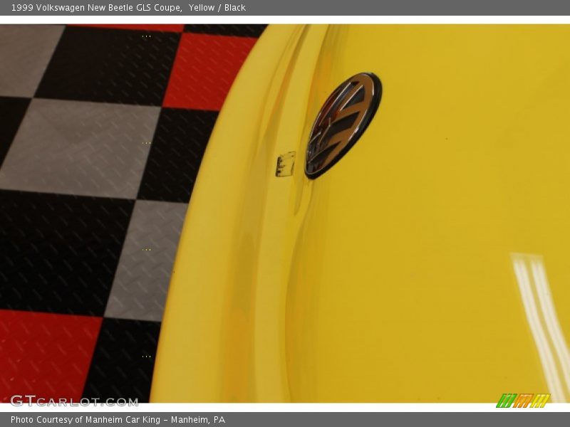 Yellow / Black 1999 Volkswagen New Beetle GLS Coupe