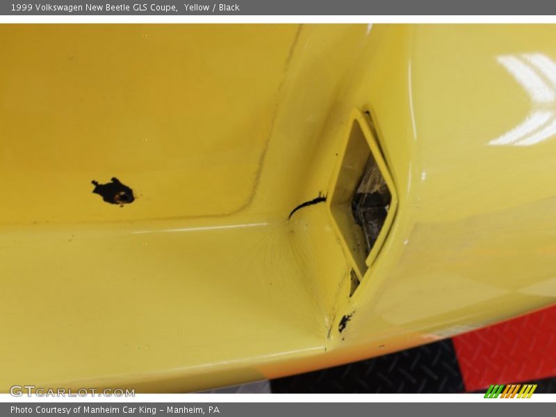 Yellow / Black 1999 Volkswagen New Beetle GLS Coupe
