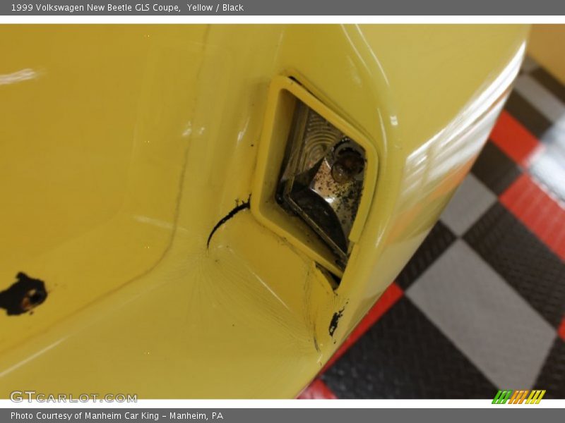 Yellow / Black 1999 Volkswagen New Beetle GLS Coupe