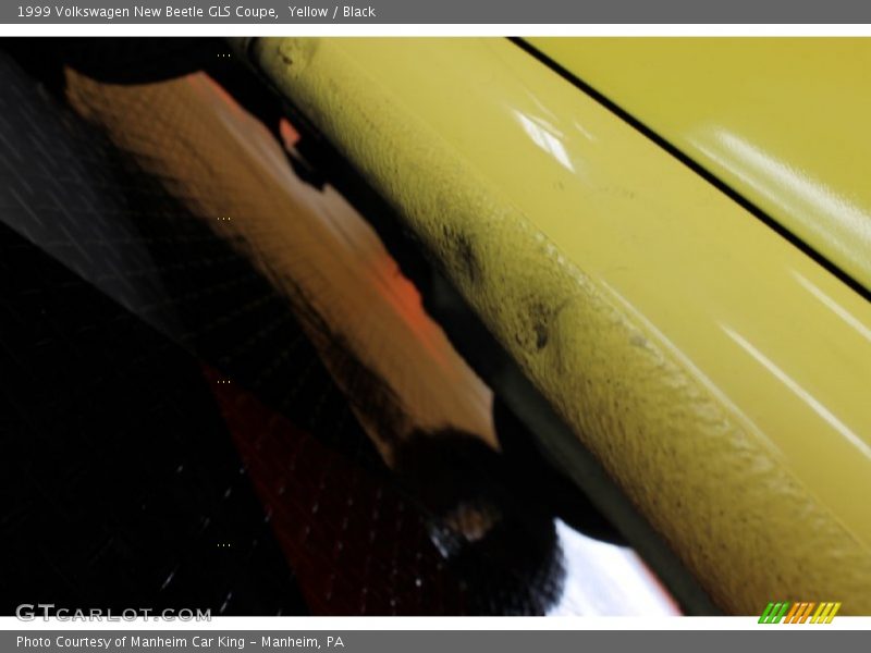 Yellow / Black 1999 Volkswagen New Beetle GLS Coupe