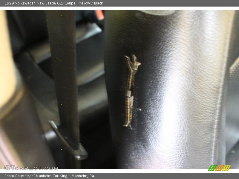 Yellow / Black 1999 Volkswagen New Beetle GLS Coupe