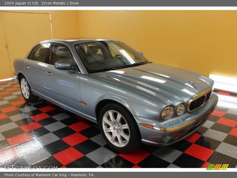 Zircon Metallic / Dove 2004 Jaguar XJ XJ8