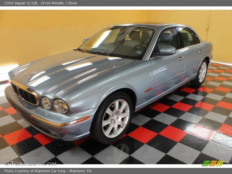 Zircon Metallic / Dove 2004 Jaguar XJ XJ8
