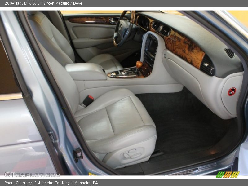 Zircon Metallic / Dove 2004 Jaguar XJ XJ8